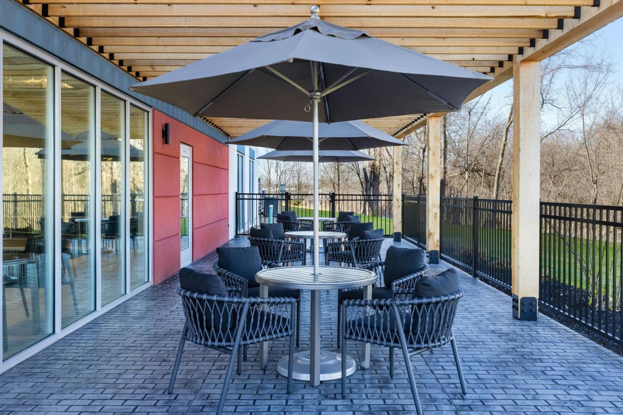 Towneplace Suites By Marriott Geneva At Spire Academy 外观 照片