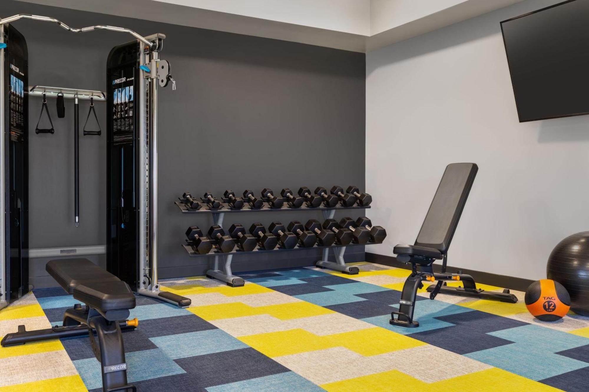 Towneplace Suites By Marriott Geneva At Spire Academy 外观 照片