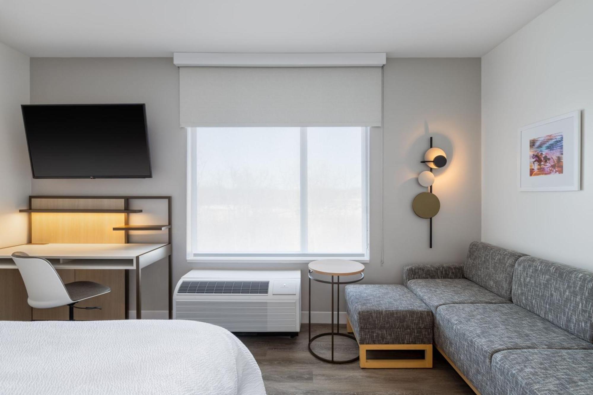 Towneplace Suites By Marriott Geneva At Spire Academy 外观 照片