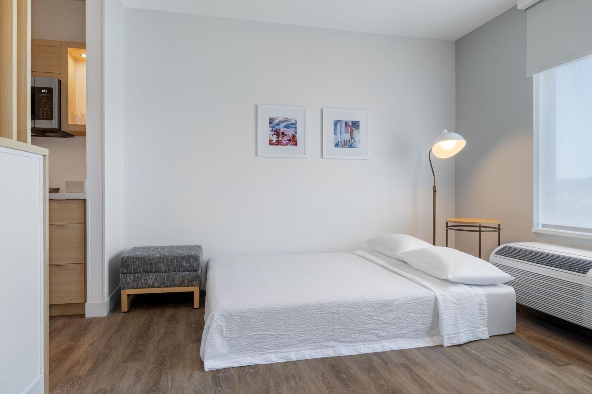 Towneplace Suites By Marriott Geneva At Spire Academy 外观 照片