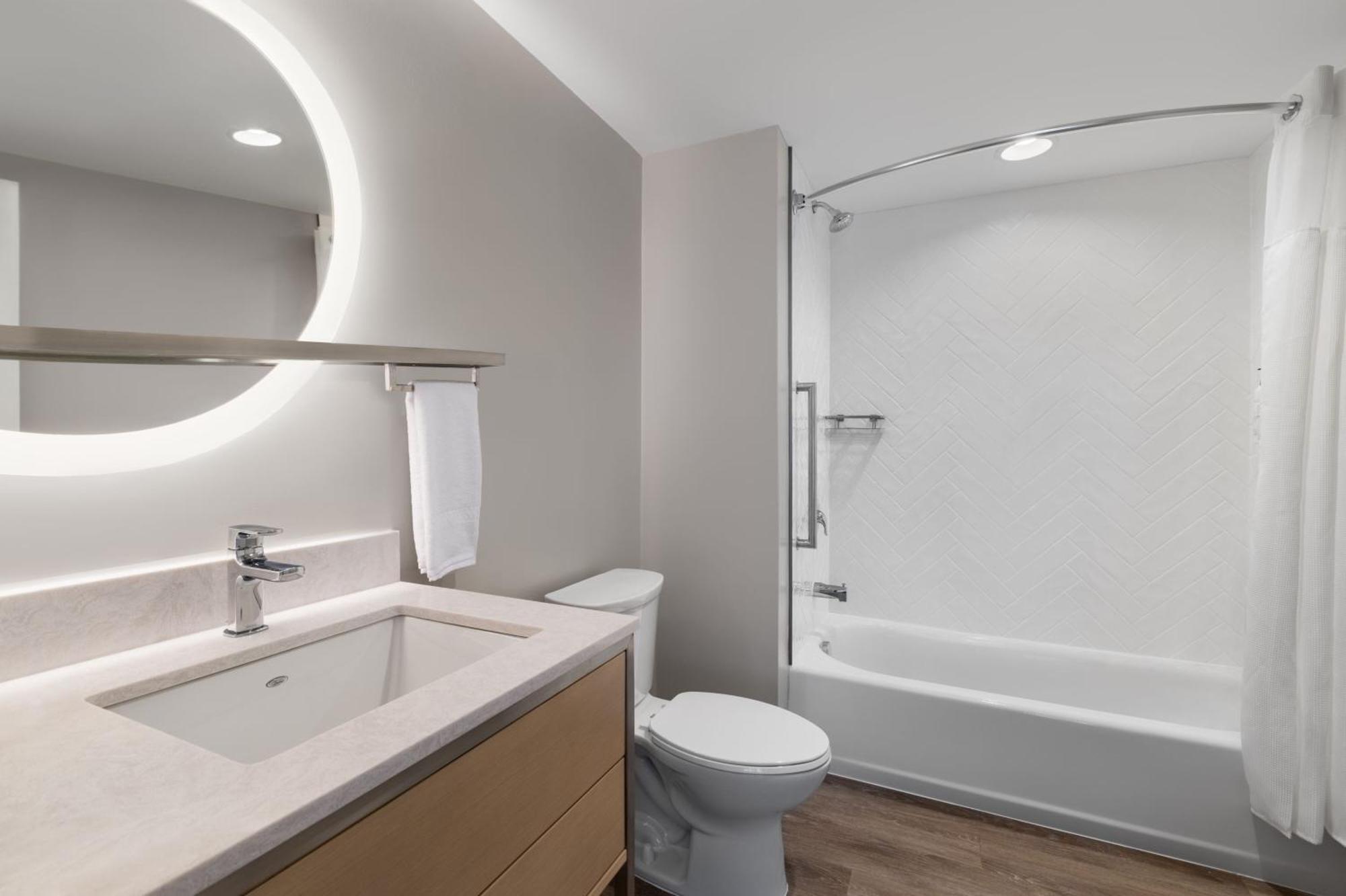 Towneplace Suites By Marriott Geneva At Spire Academy 外观 照片