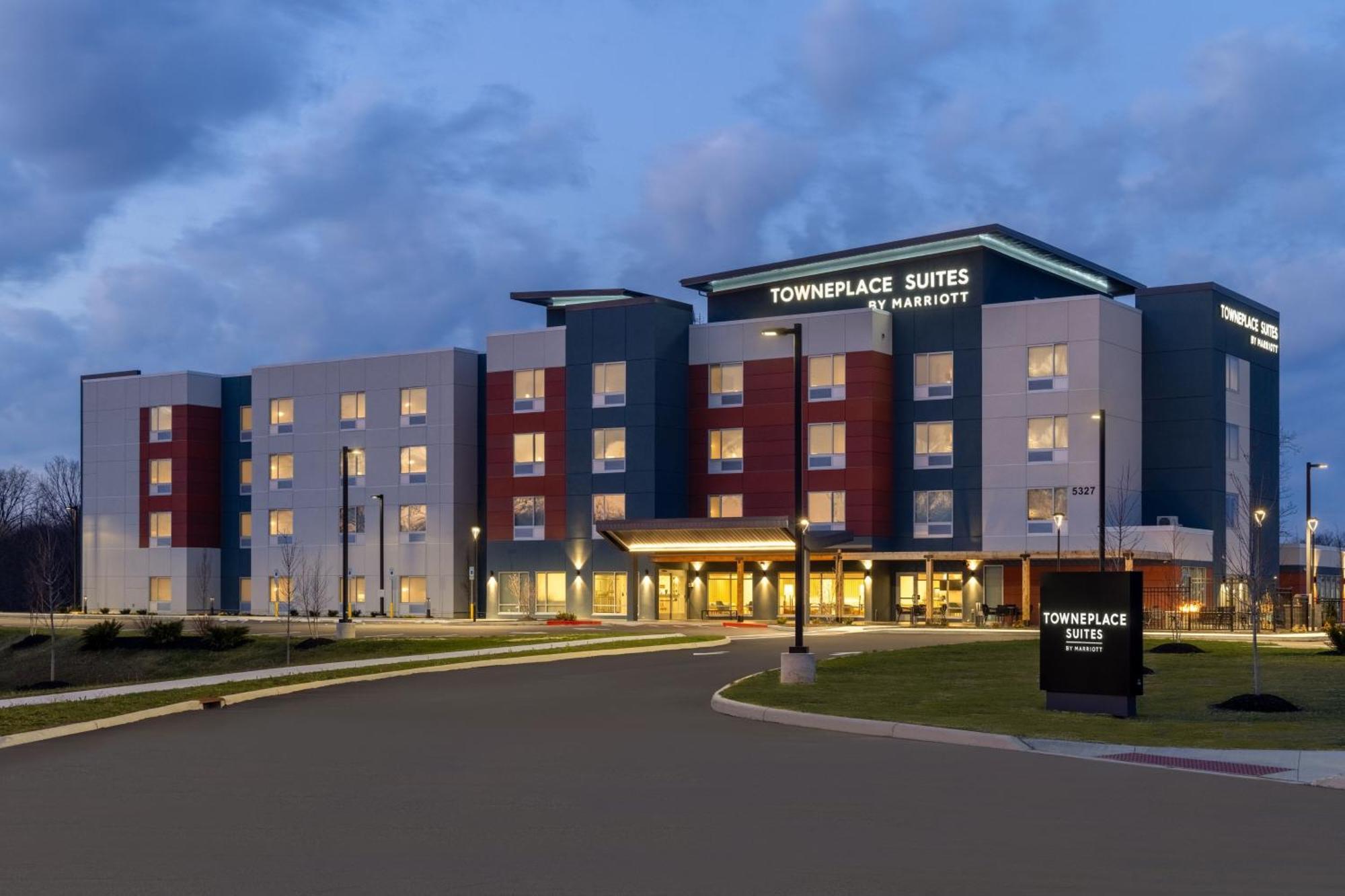 Towneplace Suites By Marriott Geneva At Spire Academy 外观 照片