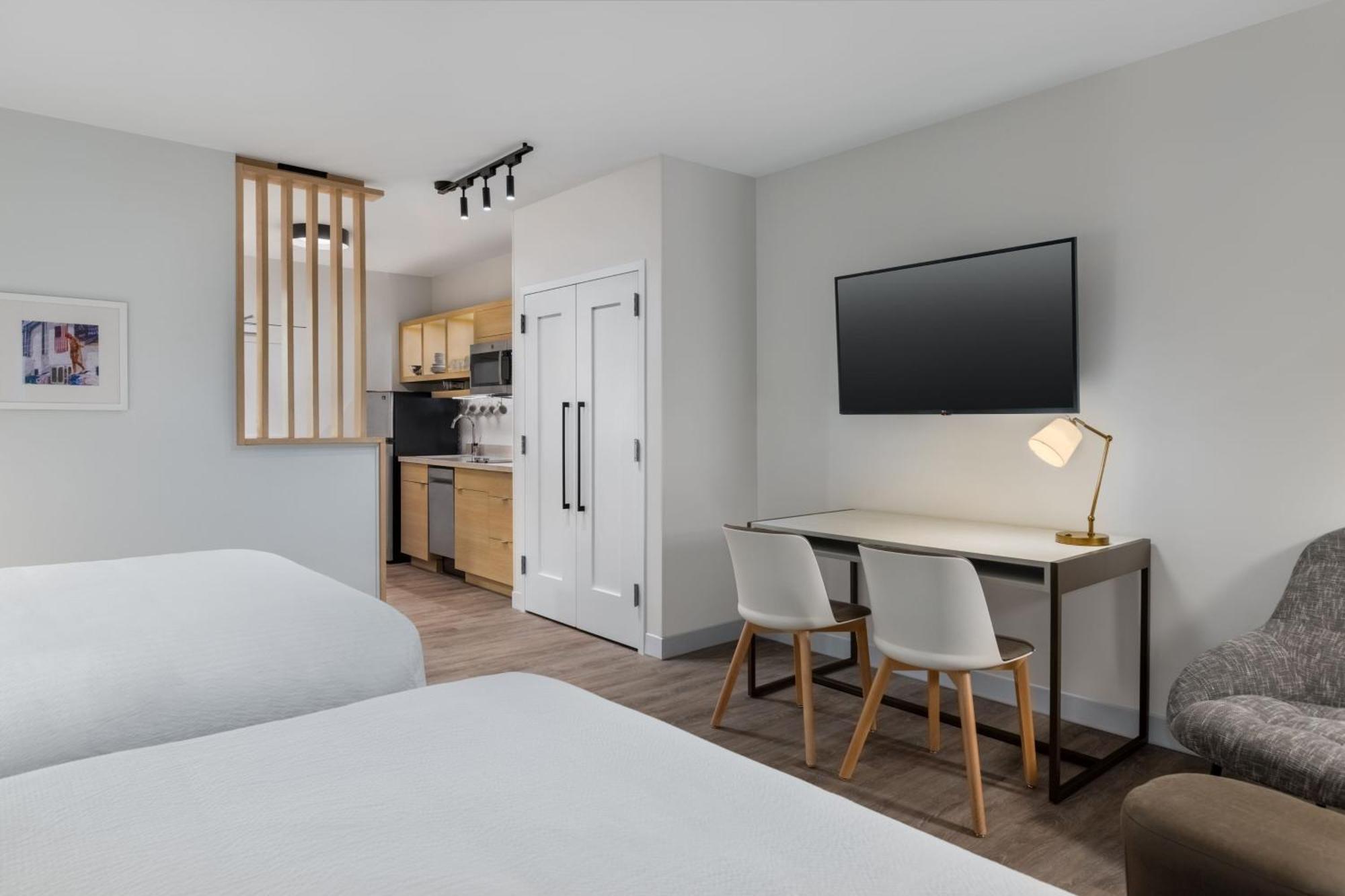 Towneplace Suites By Marriott Geneva At Spire Academy 外观 照片