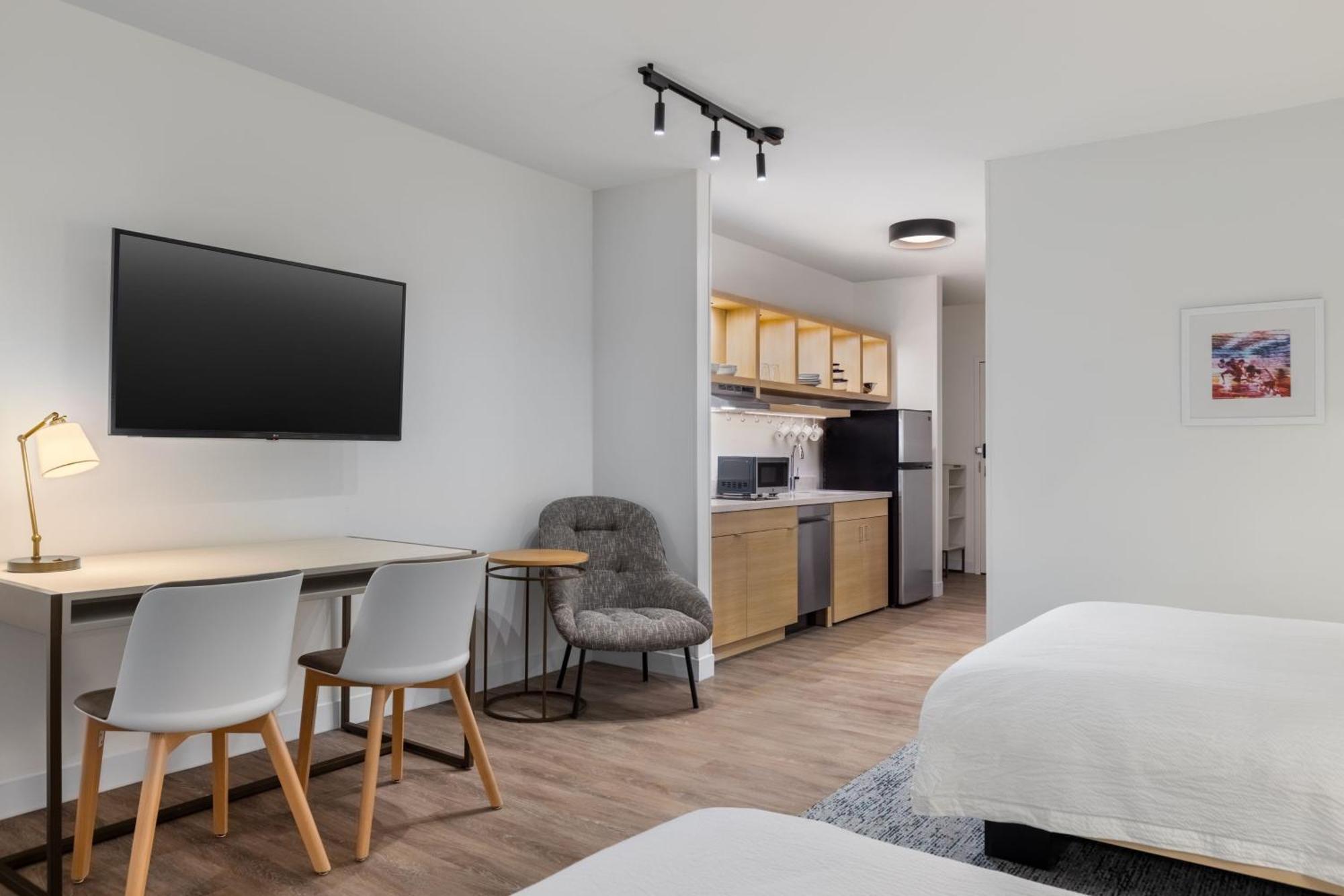 Towneplace Suites By Marriott Geneva At Spire Academy 外观 照片